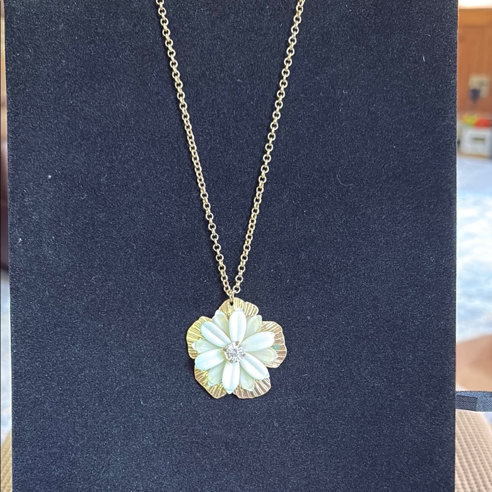 Gold and White Floral Pendant Necklace 28 inches